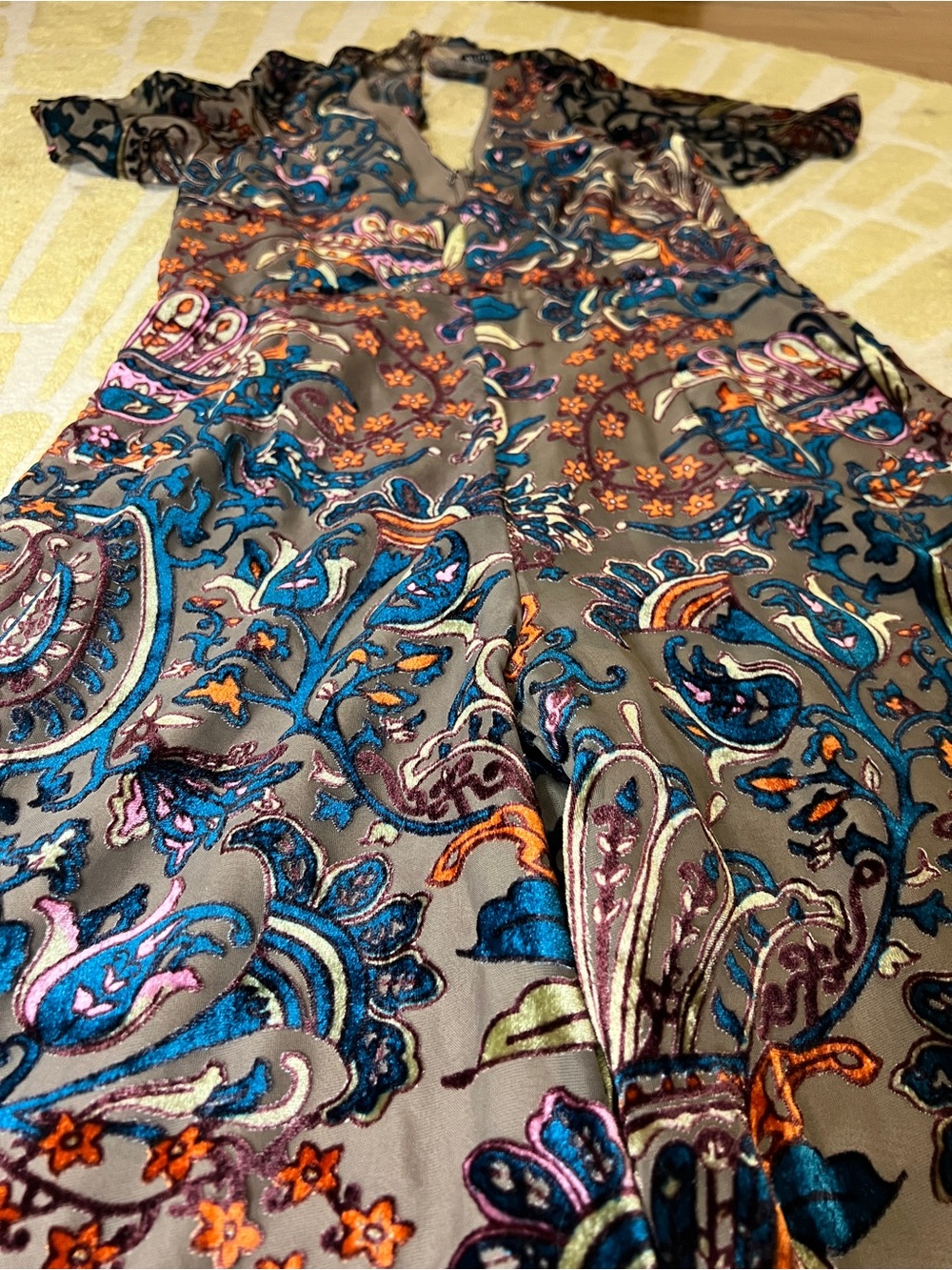 Nasty Gal Taupe Paisley Embroidered Wide-Leg V-Neck Flutter Jumpsuit US 2 AS IS - Picture 5 of 10